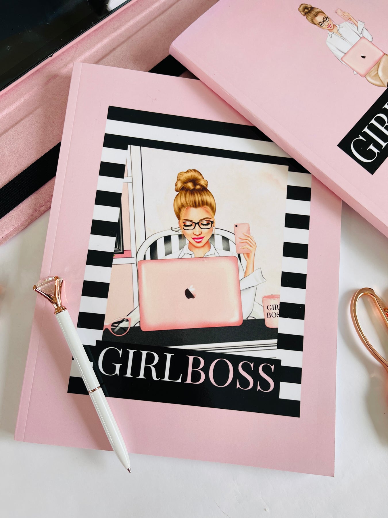 Holiday Gift Guide 2017 Gifts for the Girl Boss  bows  sequins